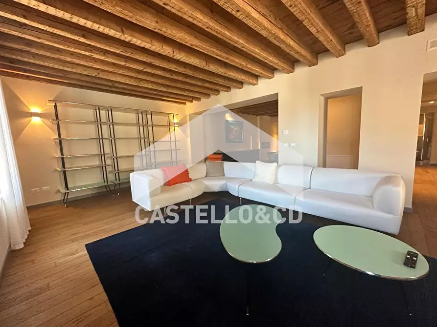 Immagine 1 di Attico in affitto  in PIAZZA MALVEZZI 13 a Desenzano Del Garda