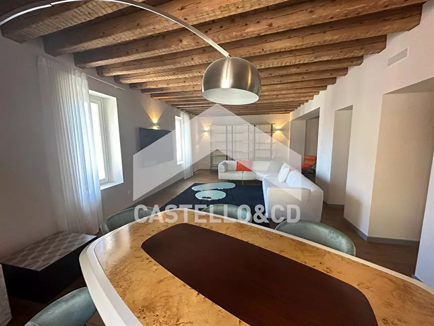 Immagine 2 di Attico in affitto  in PIAZZA MALVEZZI 13 a Desenzano Del Garda