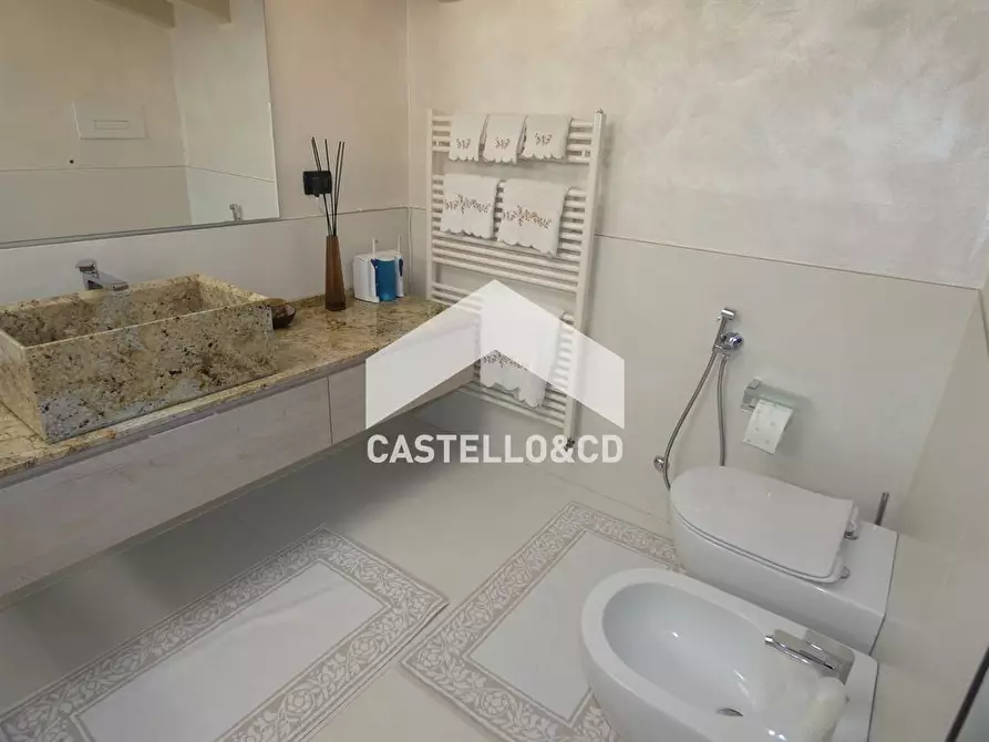 Immagine 2 di Appartamento in affitto  in via Chiesa a Padenghe Sul Garda