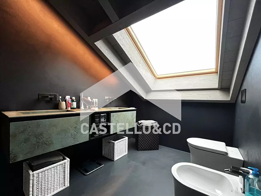 Immagine 3 di Villa in vendita  in via vallette 38 a San Felice Del Benaco