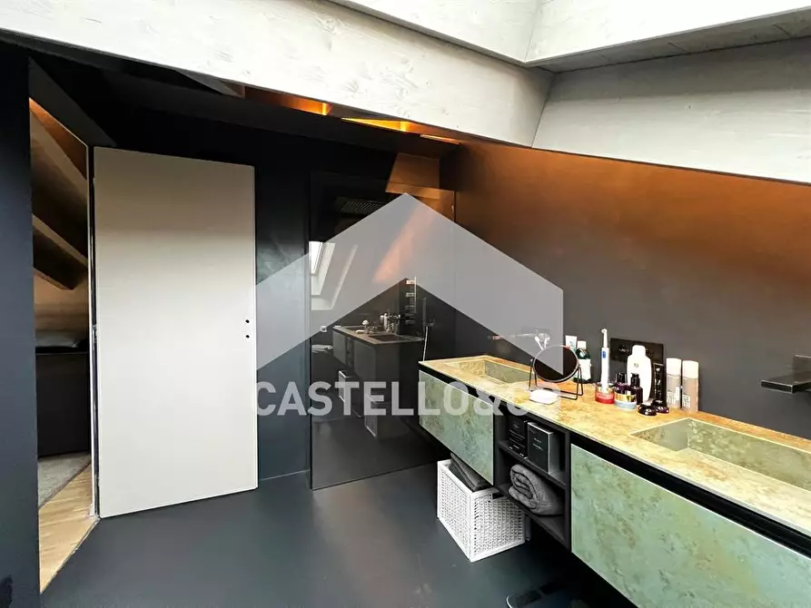 Immagine 2 di Villa in vendita  in via vallette 38 a San Felice Del Benaco