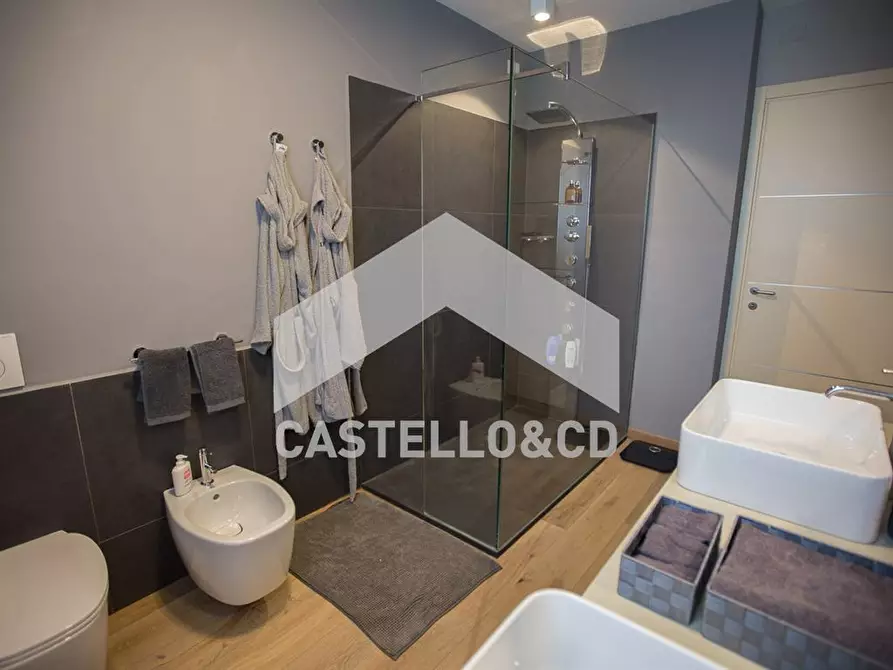 Immagine 6 di Villa in vendita  in via Francesco Crispi 23c a Padenghe Sul Garda