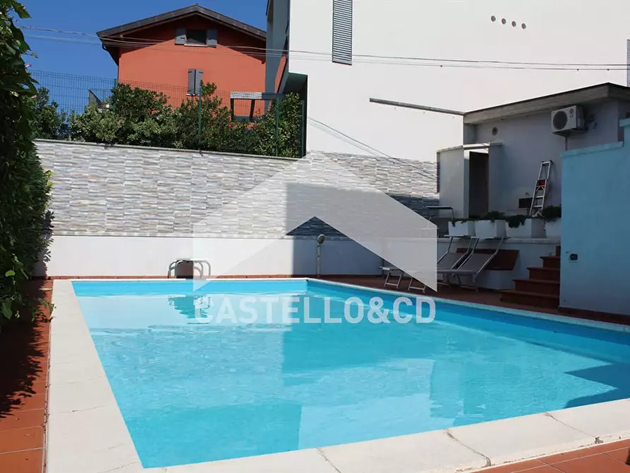 Immagine 3 di Appartamento in vendita  in Via Tito Speri 10 a Desenzano Del Garda