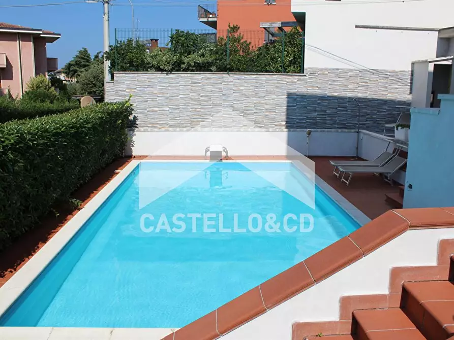 Immagine 2 di Appartamento in vendita  in Via Tito Speri 10 a Desenzano Del Garda