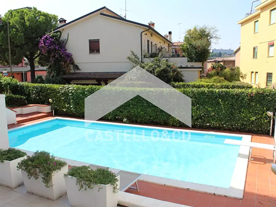 Immagine 1 di Appartamento in vendita  in Via Tito Speri 10 a Desenzano Del Garda