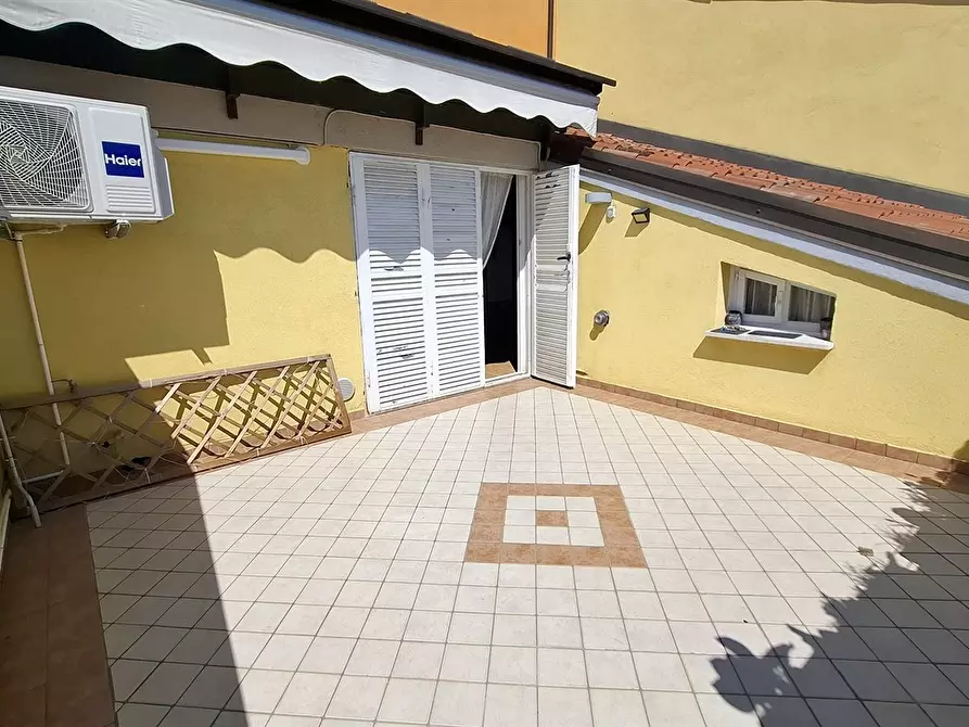 Immagine 3 di Appartamento in vendita  in VIA MORETTO a Sirmione