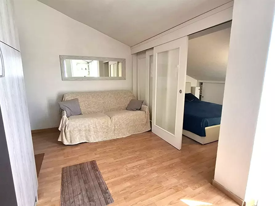 Immagine 5 di Appartamento in vendita  in VIA MORETTO a Sirmione