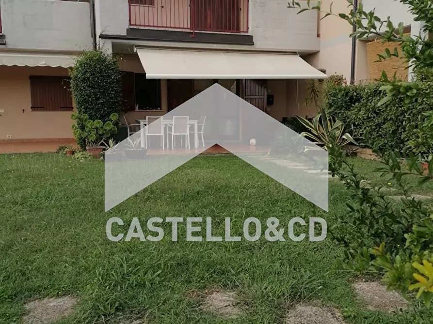 Immagine 1 di Appartamento in vendita  in Via Ronchi 65 a Padenghe Sul Garda