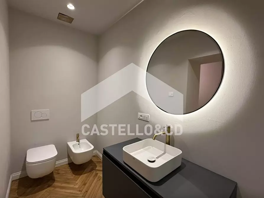 Immagine 7 di Appartamento in vendita  in via porto vecchio 22 a Desenzano Del Garda