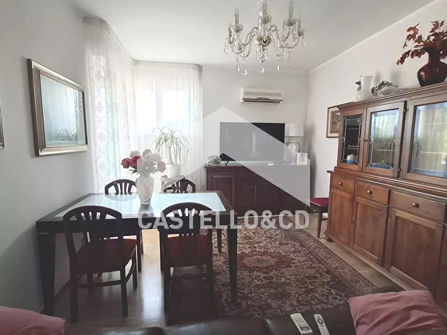 Immagine 3 di Appartamento in vendita  in via michelangelo 18 a Sirmione