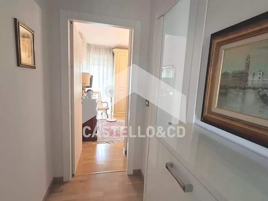 Immagine 5 di Appartamento in vendita  in via michelangelo 18 a Sirmione