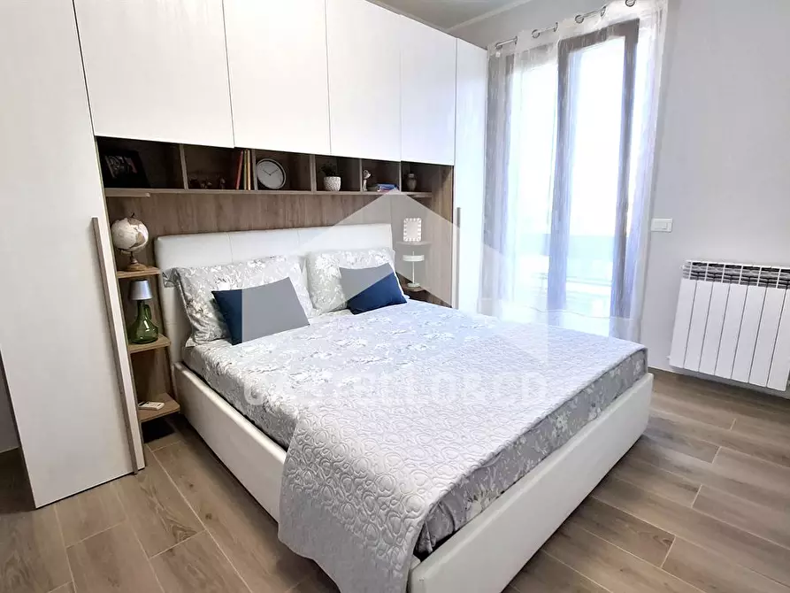Immagine 3 di Appartamento in vendita  in VIA SAN ZENO 105 a Desenzano Del Garda