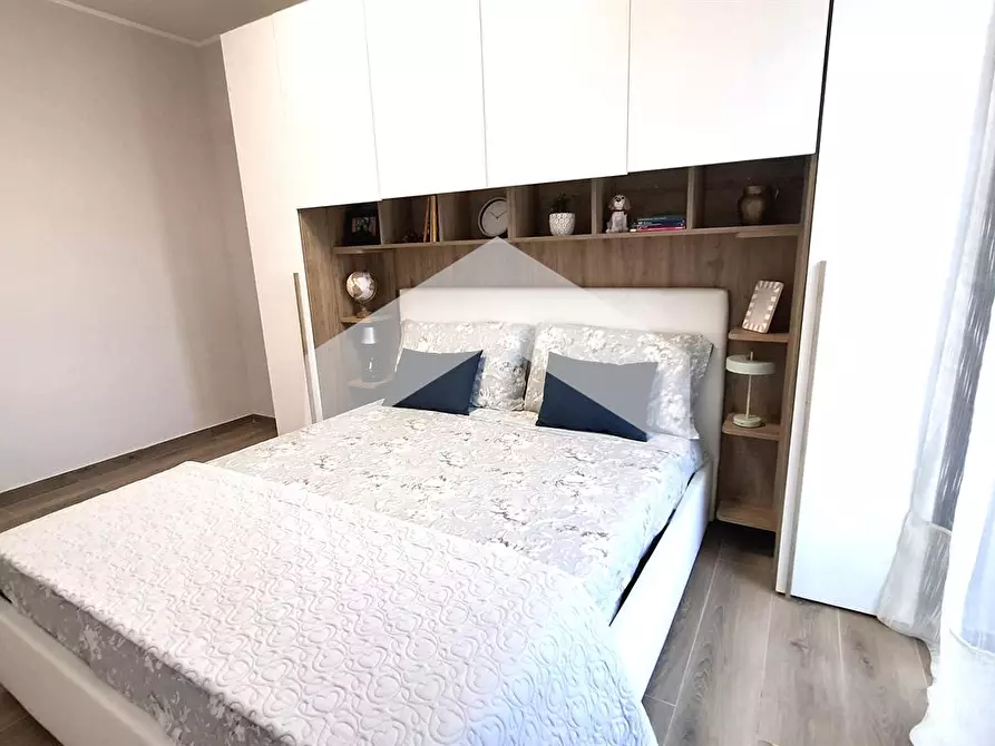Immagine 4 di Appartamento in vendita  in VIA SAN ZENO 105 a Desenzano Del Garda