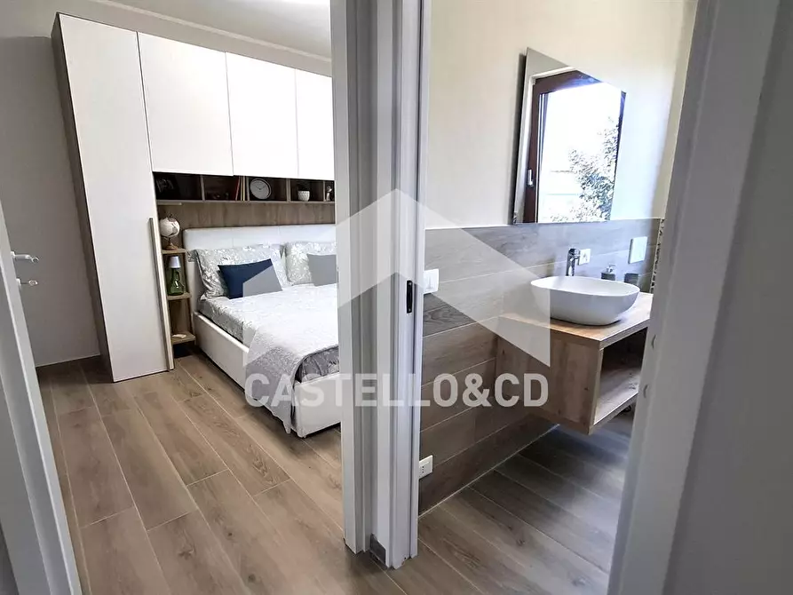 Immagine 9 di Appartamento in vendita  in VIA SAN ZENO 105 a Desenzano Del Garda
