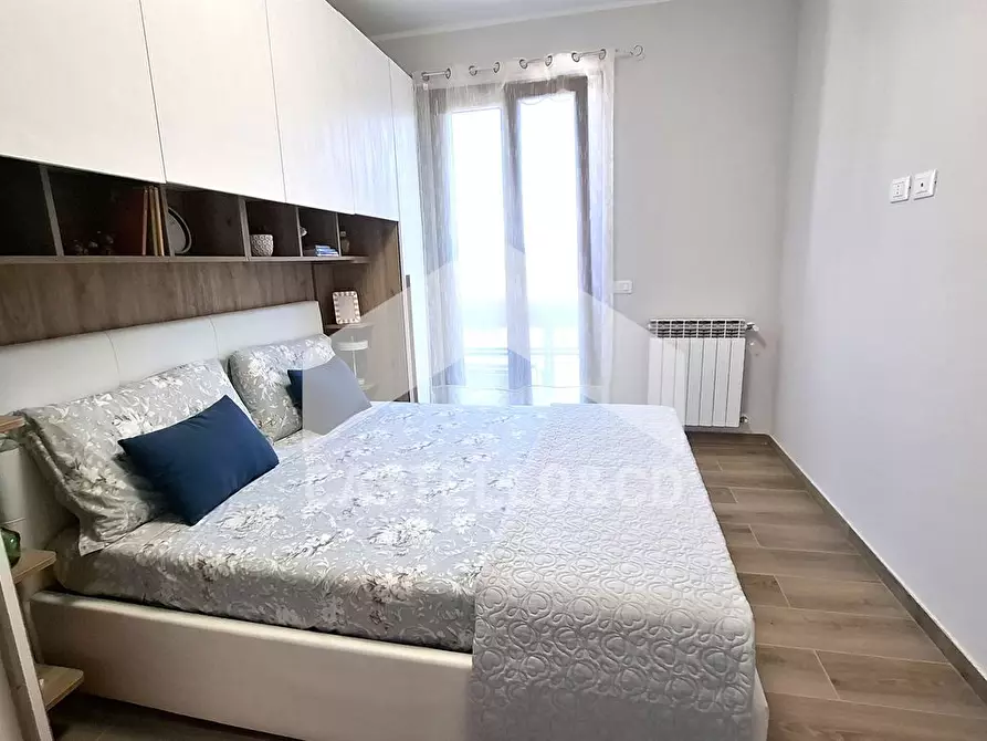Immagine 5 di Appartamento in vendita  in VIA SAN ZENO 105 a Desenzano Del Garda