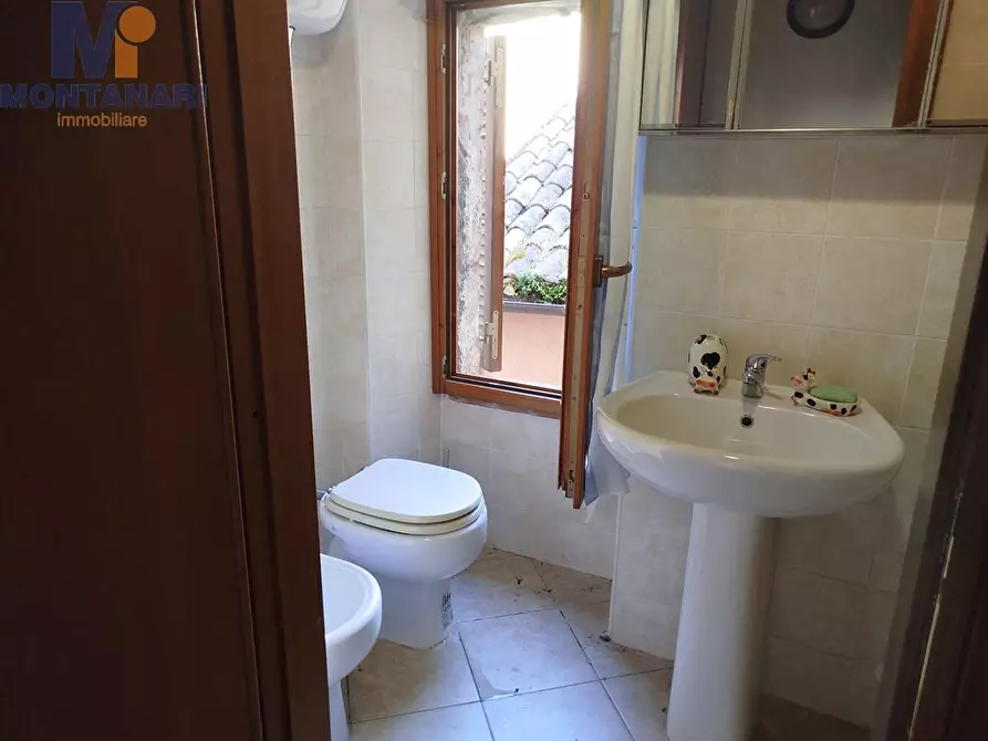 Immagine 1 di Casa indipendente in vendita  in Voc. Rasiglia 5 a Foligno