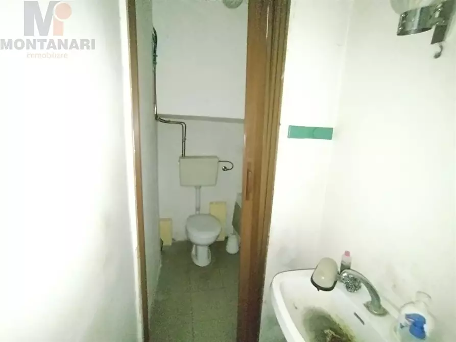 Immagine 3 di Negozio in affitto  in Via Giuseppe Piermarini 26 a Foligno