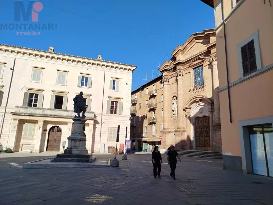 Immagine 1 di Negozio in affitto  in VIA GIUSEPPE GARIBALDI 94 a Foligno