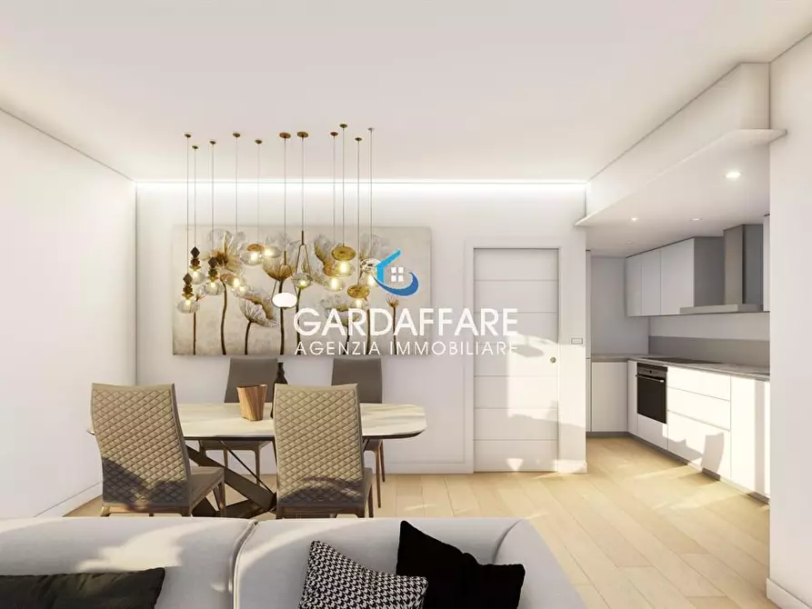 Immagine 1 di Appartamento in vendita  in VIA SAN ZENO a Desenzano Del Garda