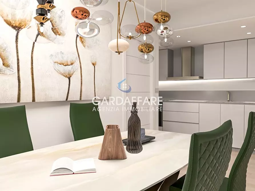 Immagine 7 di Appartamento in vendita  in Via San Zeno 217 a Desenzano Del Garda
