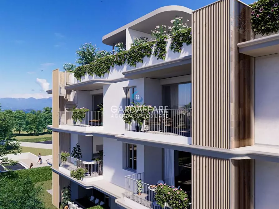Immagine 3 di Appartamento in vendita  a Desenzano Del Garda