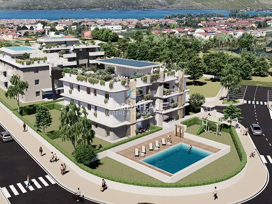 Immagine 2 di Appartamento in vendita  a Desenzano Del Garda