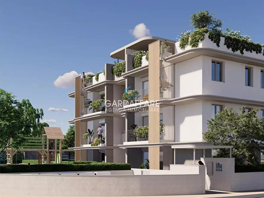 Immagine 4 di Appartamento in vendita  a Desenzano Del Garda