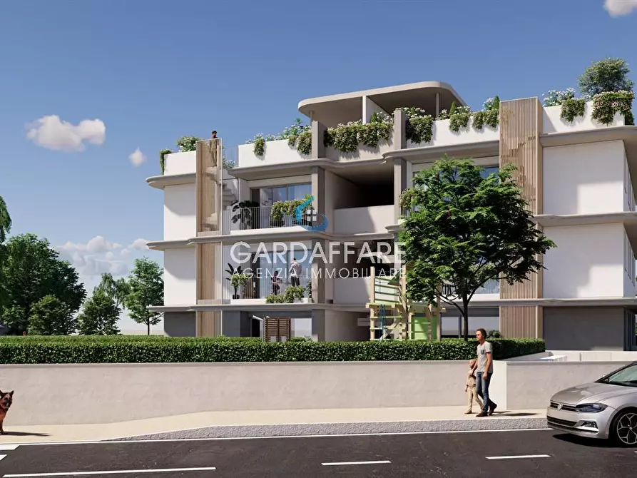 Immagine 5 di Appartamento in vendita  a Desenzano Del Garda