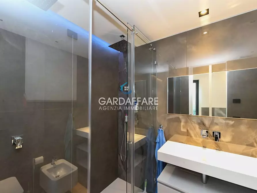 Immagine 4 di Appartamento in vendita  in Località Vecchi a Peschiera Del Garda