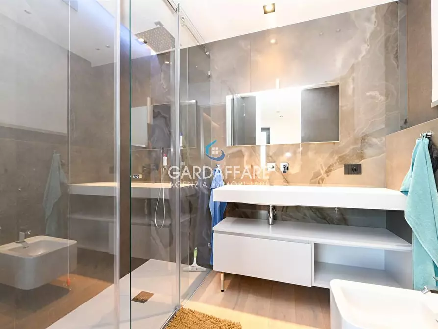 Immagine 2 di Appartamento in vendita  in Località Vecchi a Peschiera Del Garda