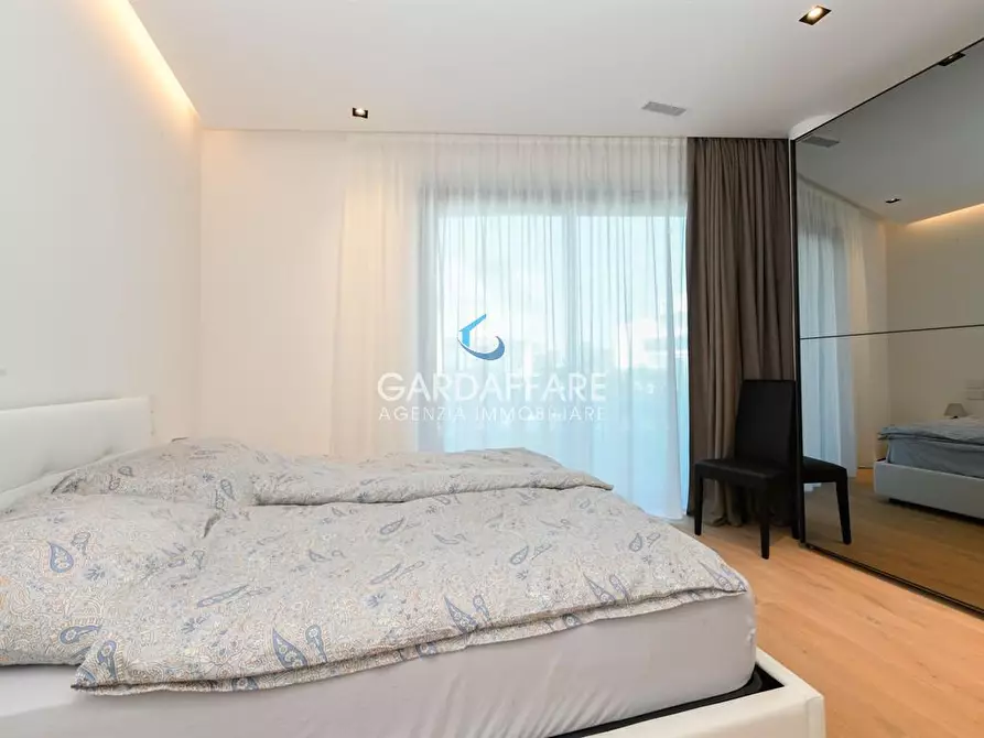 Immagine 1 di Appartamento in vendita  in Località Vecchi a Peschiera Del Garda