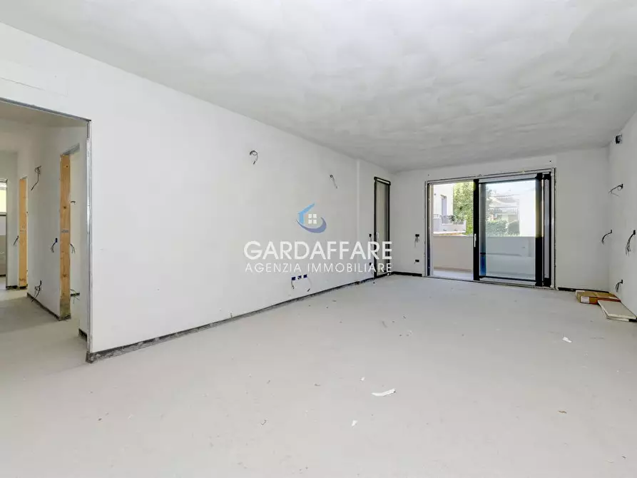 Immagine 1 di Attico in vendita  in Via G. Rambotti a Desenzano Del Garda