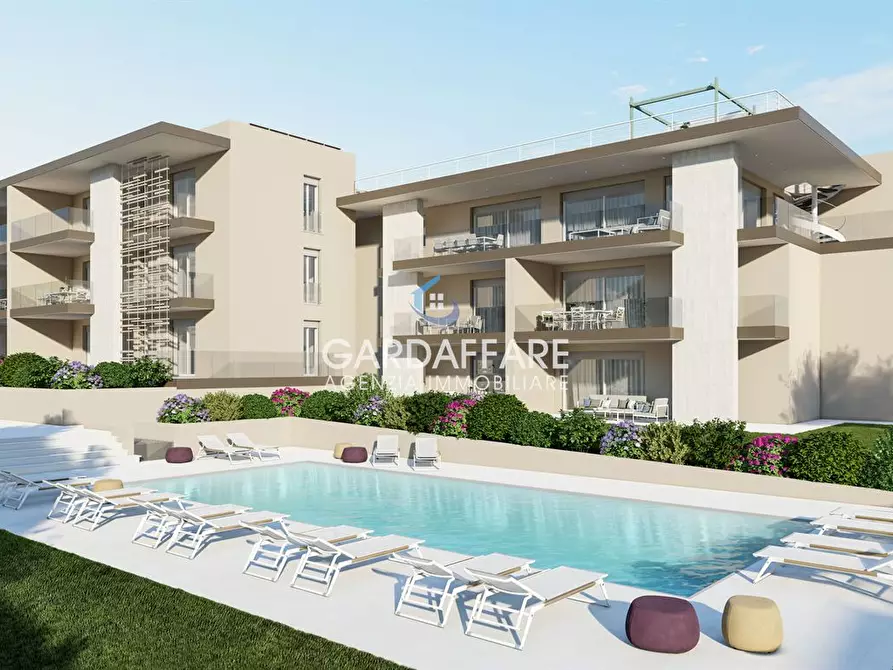 Immagine 2 di Attico in vendita  in Via San Zeno 217 a Desenzano Del Garda