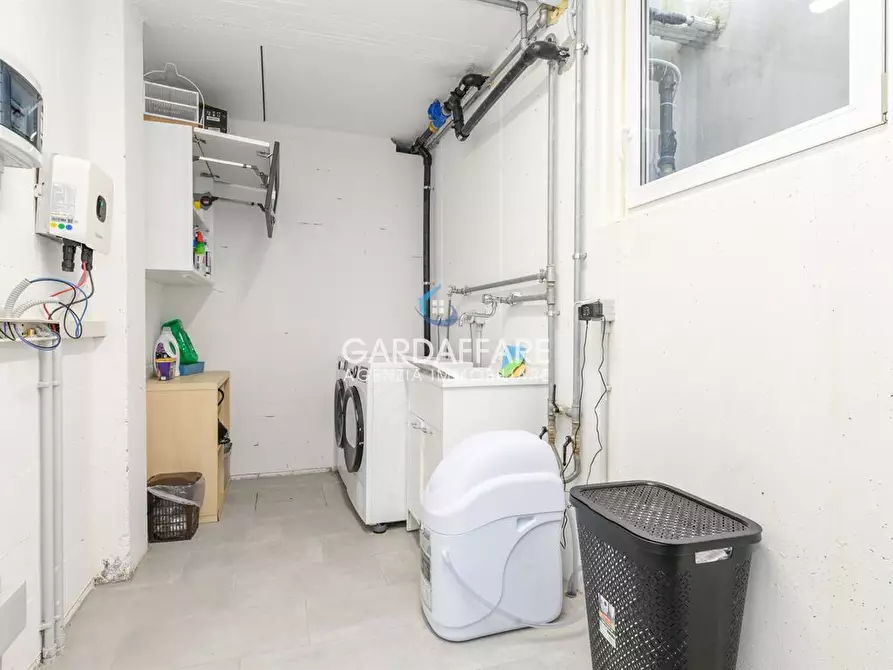 Immagine 8 di Attico in vendita  in Via San Zeno a Desenzano Del Garda
