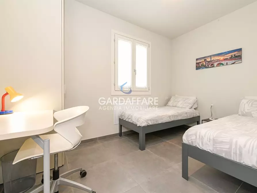 Immagine 6 di Attico in vendita  in Via San Zeno a Desenzano Del Garda