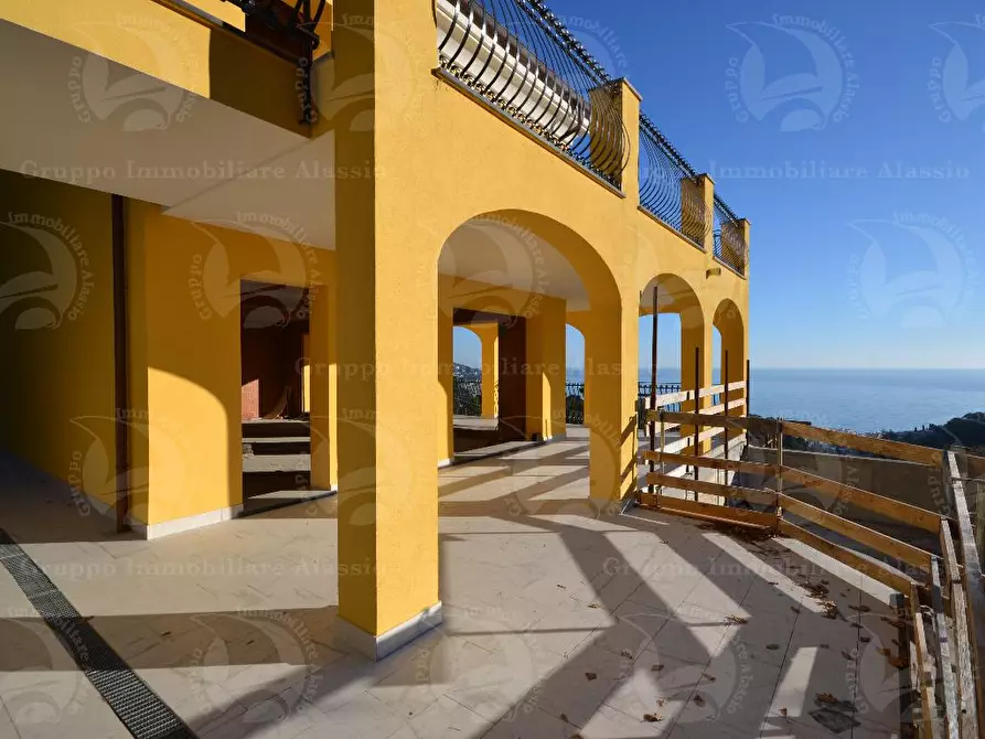 Immagine 3 di Villa in vendita  a Alassio