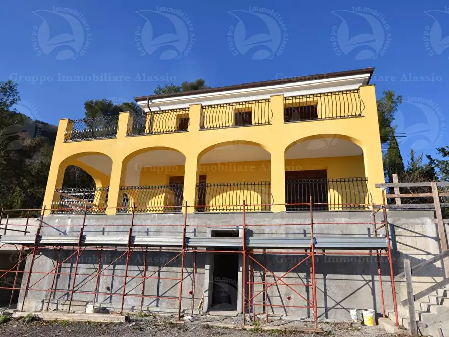 Immagine 2 di Villa in vendita  a Alassio