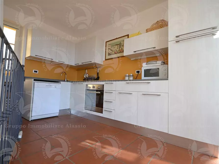 Immagine 1 di Appartamento in vendita  in Via Leon Pancaldo a Alassio