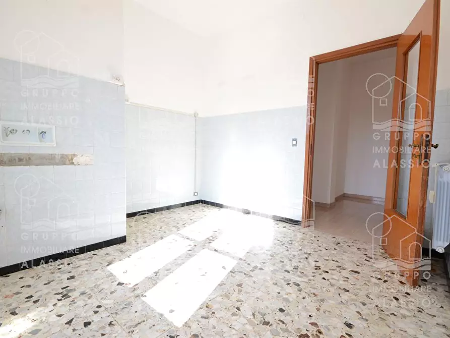 Immagine 5 di Appartamento in vendita  in Via Vittorio Veneto a Albenga