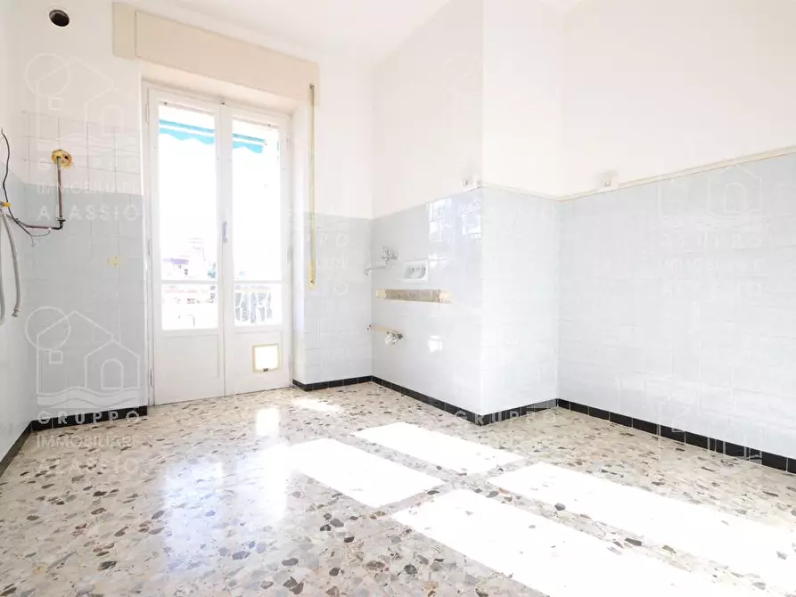 Immagine 6 di Appartamento in vendita  in Via Vittorio Veneto a Albenga