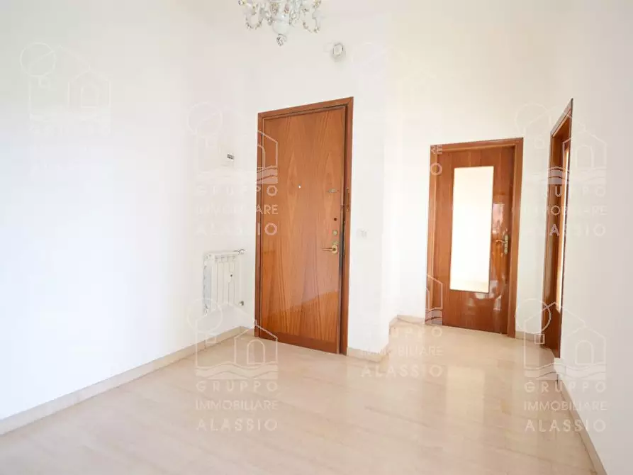 Immagine 2 di Appartamento in vendita  in Via Vittorio Veneto a Albenga