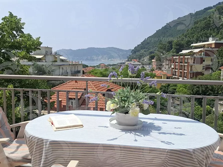 Immagine 2 di Appartamento in vendita  in Via Leondardo da Vinci a Alassio