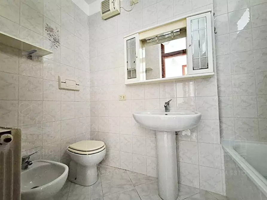 Immagine 1 di Appartamento in vendita  in Via Nino Bixio a Albenga