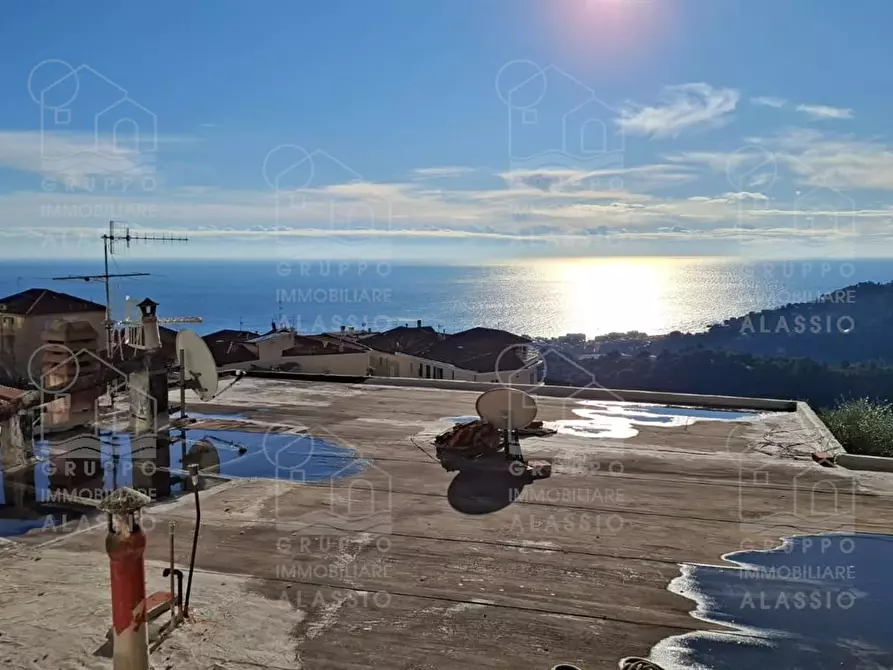 Immagine 1 di Appartamento in vendita  in Via Vincenzo Pelle a Alassio