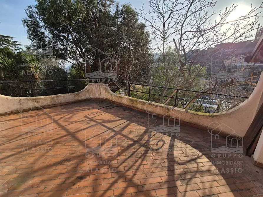 Immagine 6 di Villa in vendita  in Regione San Rocco a Alassio