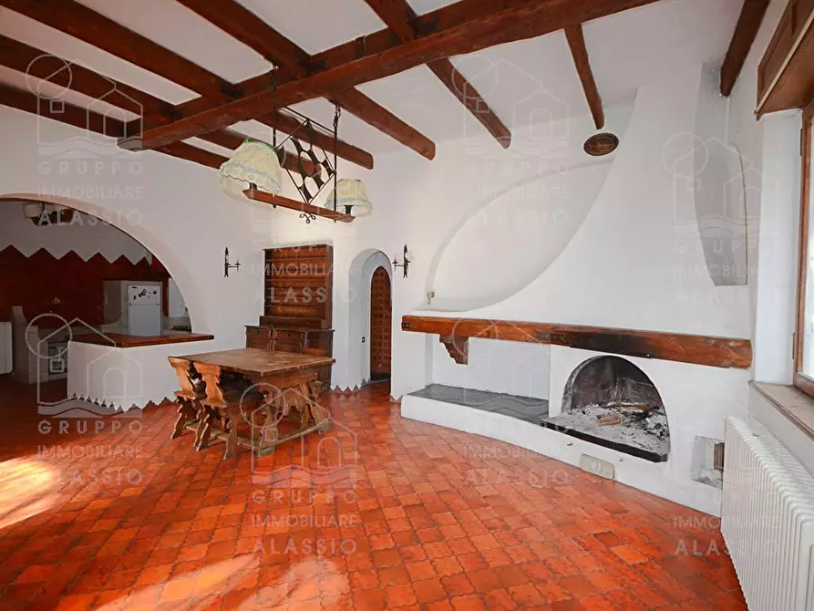 Immagine 2 di Villa in vendita  in Regione San Rocco a Alassio