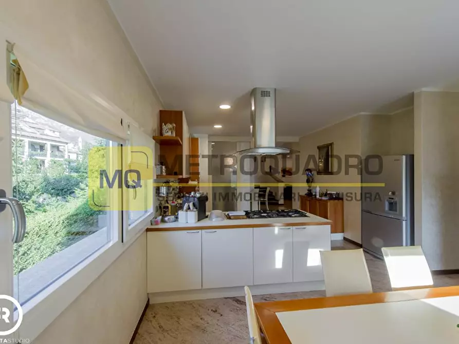 Immagine 1 di Villa in vendita  in via Salerno a Lecco
