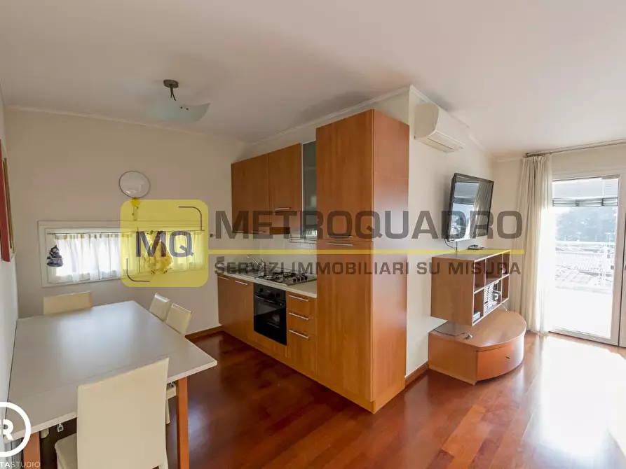 Immagine 4 di Villa in vendita  in via Salerno a Lecco