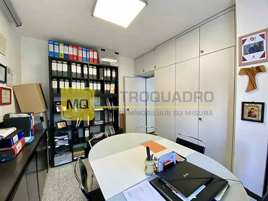 Immagine 1 di Ufficio in affitto  in via dell'isola a Lecco