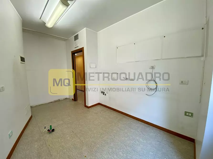 Immagine 1 di Appartamento in vendita  in corso giacomo matteotti a Lecco